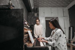Cours de chant : développer sa voix avec un coach vocal