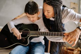 Cours de guitare : trouver un professeur près de chez vous